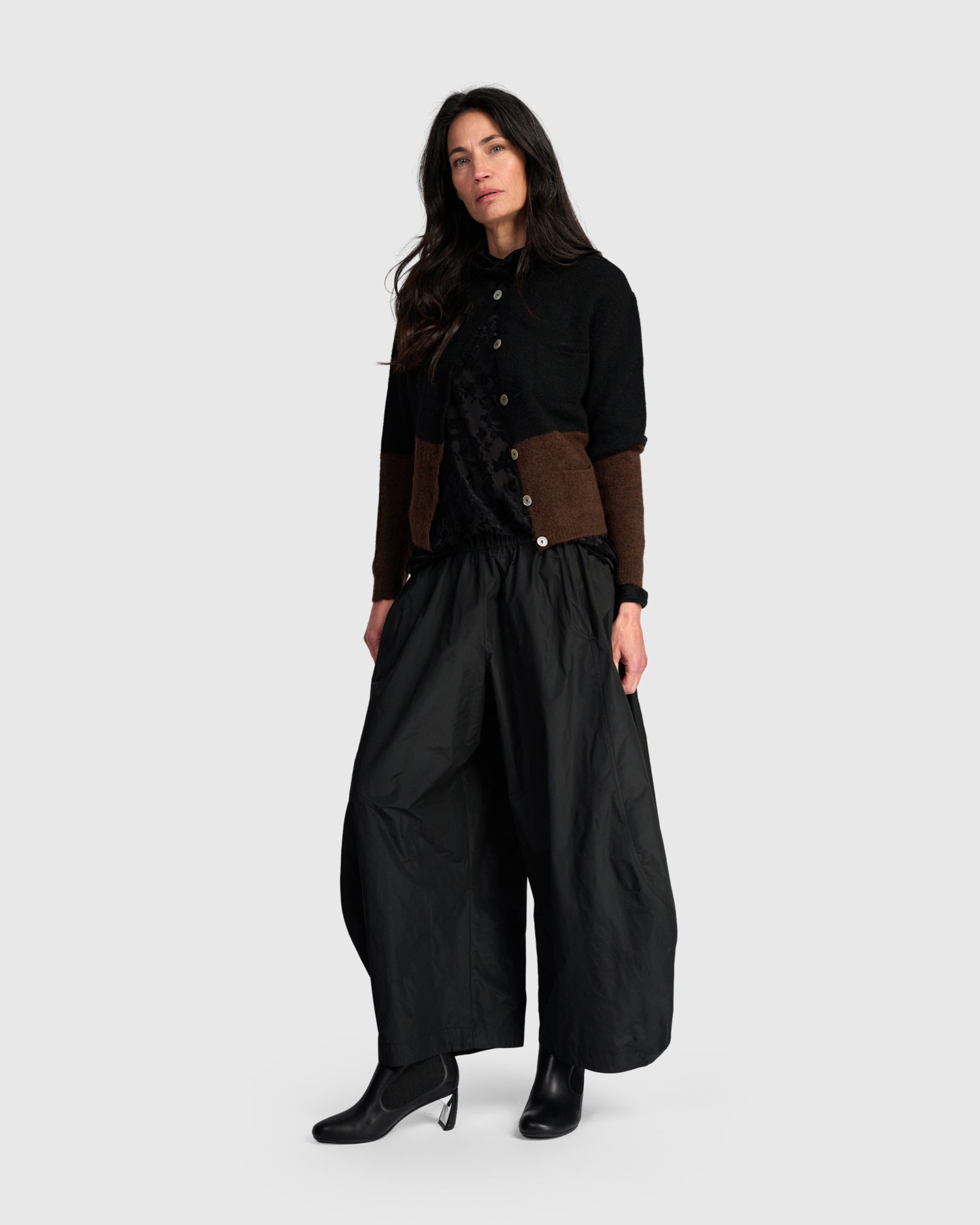 alembika-maeve-cardigan-black-choco-strickjacke image 7