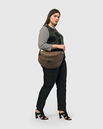alembika-on-the-go-large-sling-bag-umh-ngetasche-wood image 4