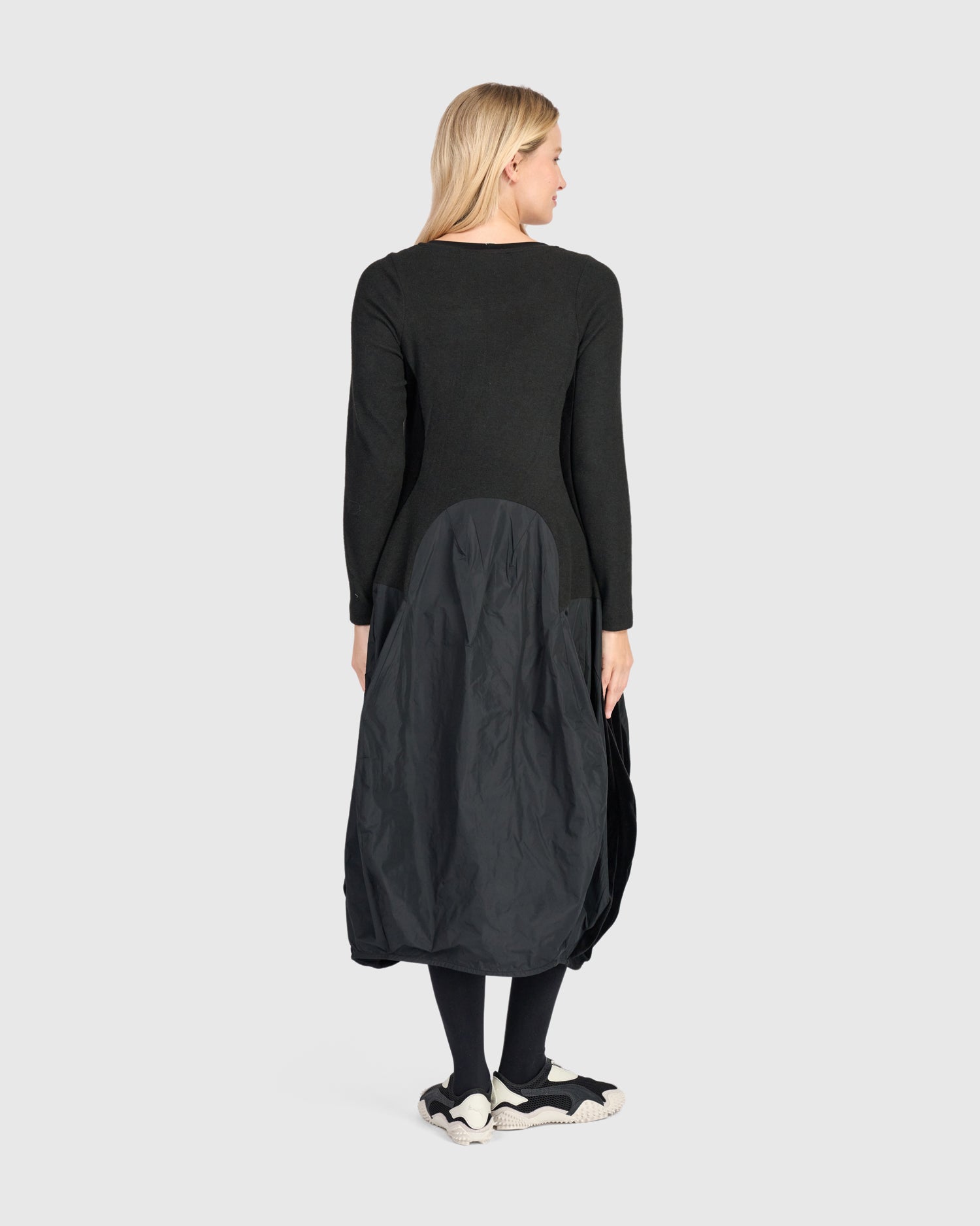alembika-urban-mossa-cocoon-kleid-schwarz image 4