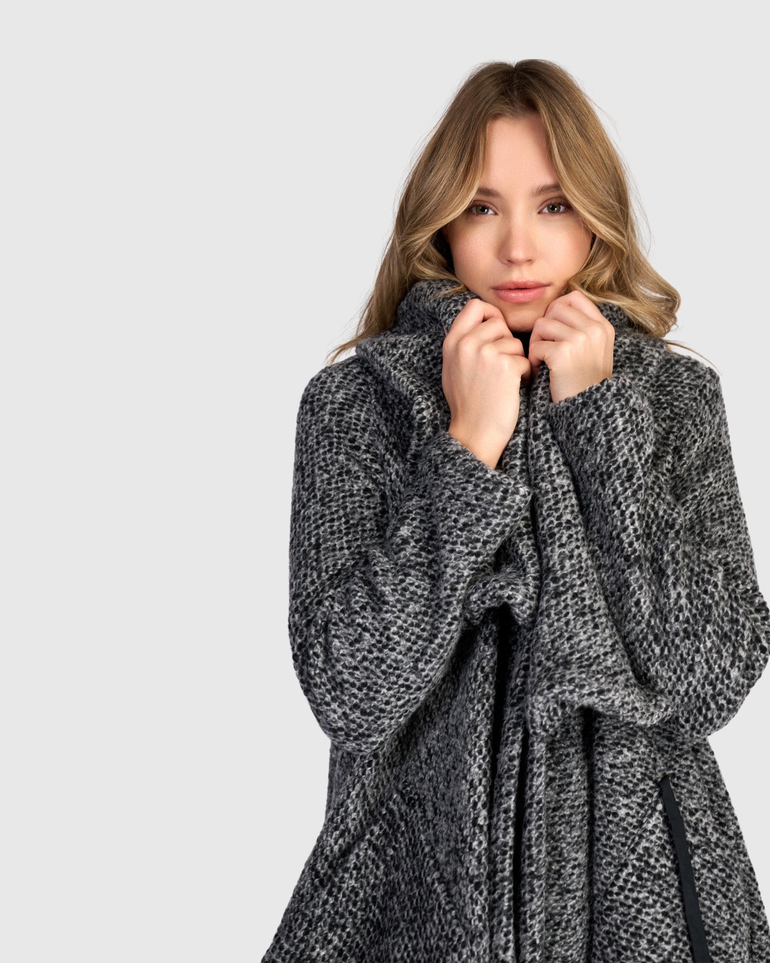 alembika-misty-wrap-wickeljacke-grau-melange image 2
