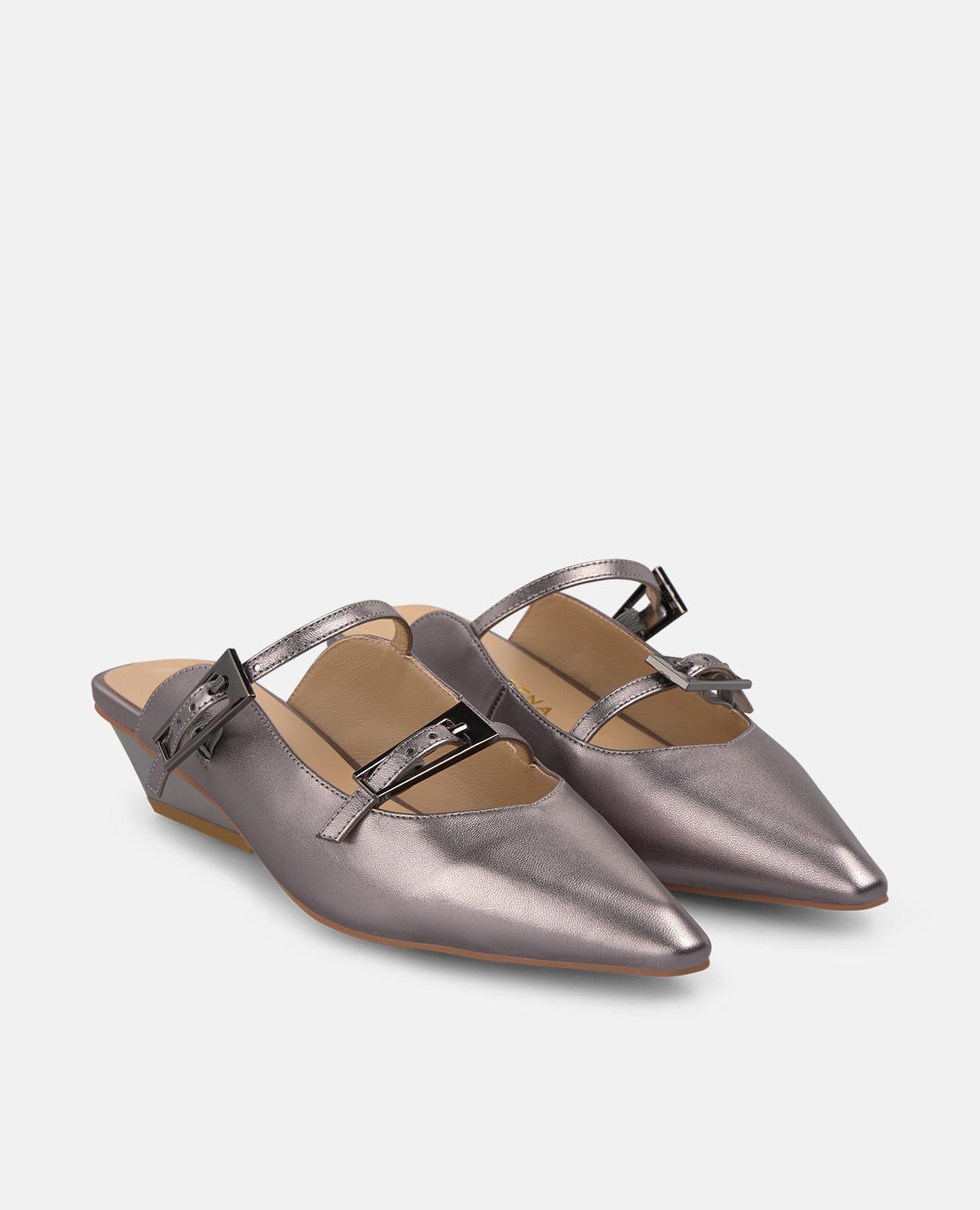 alma-en-pena-mule-with-straps-pantolette-silber-metallic-5-cm-blockabsatz image 2