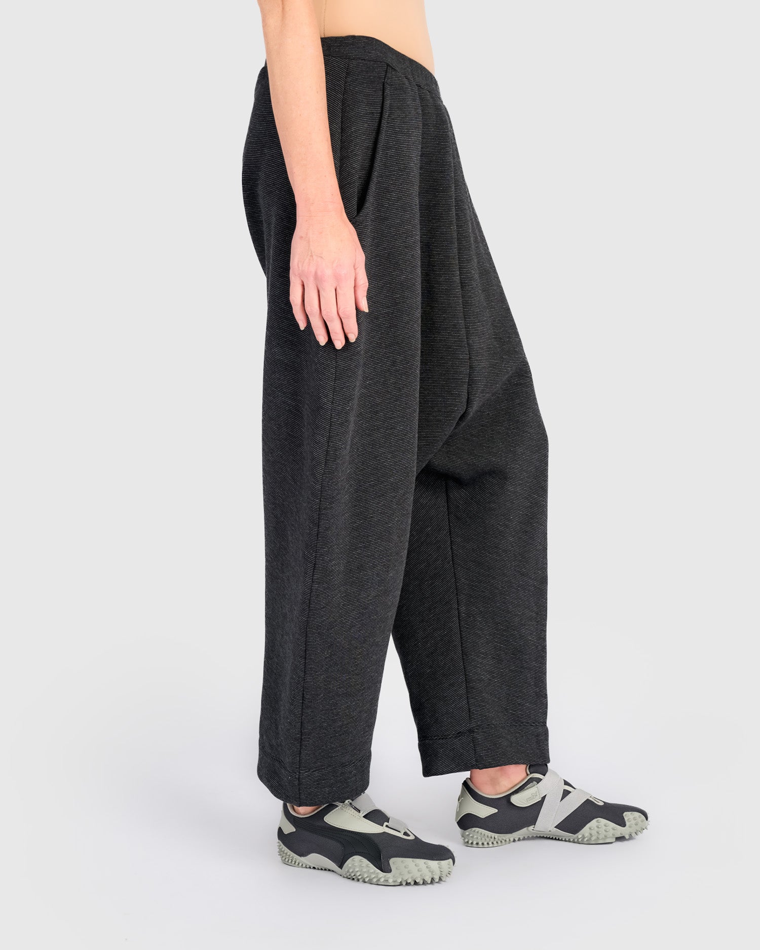alembika-urban-crosby-harem-pants-graphite image 3