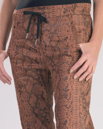 alembika-viper-iconic-stretch-jeans-terracotta image 3