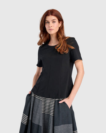 alembika-essential-shaped-tee-damen-schwarz-kurzarm image 7