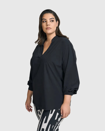 alembika-trinity-v-neck-pullover-top-schwarz image 8