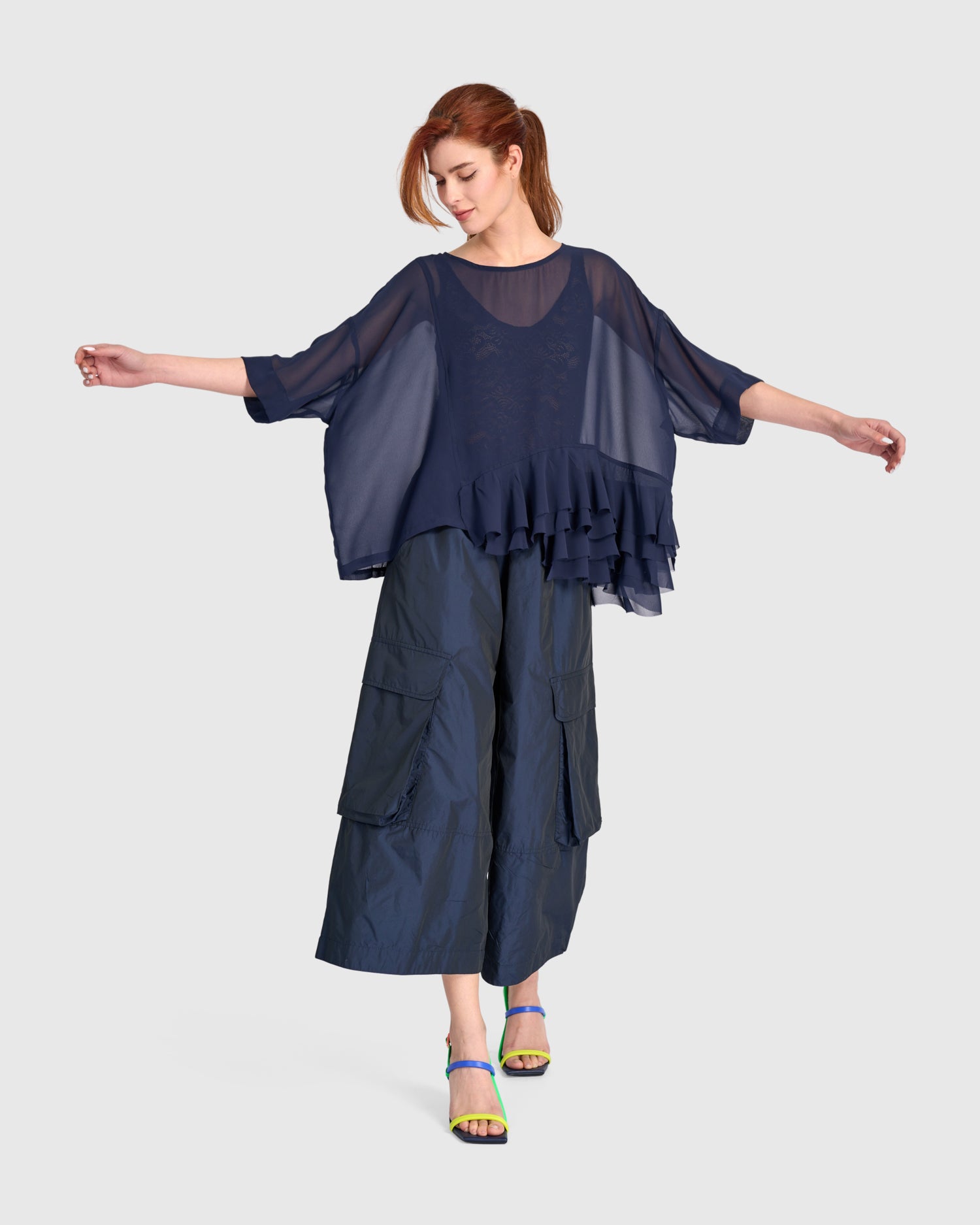 alembika-veiled-chiffon-top-ink-boxy-mit-slip image 7