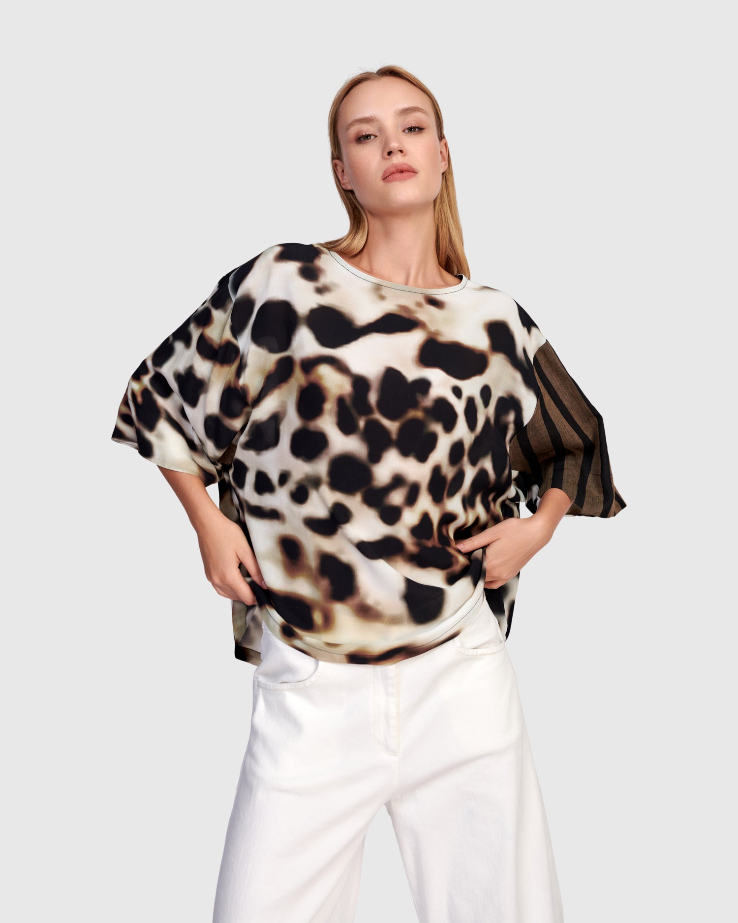 alembika-osprey-chiffon-top-leopard image 2