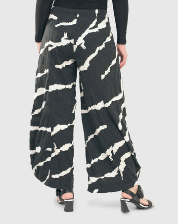 alembika-ice-crinkle-punto-pants-black-stretchhose-mit-print image 2
