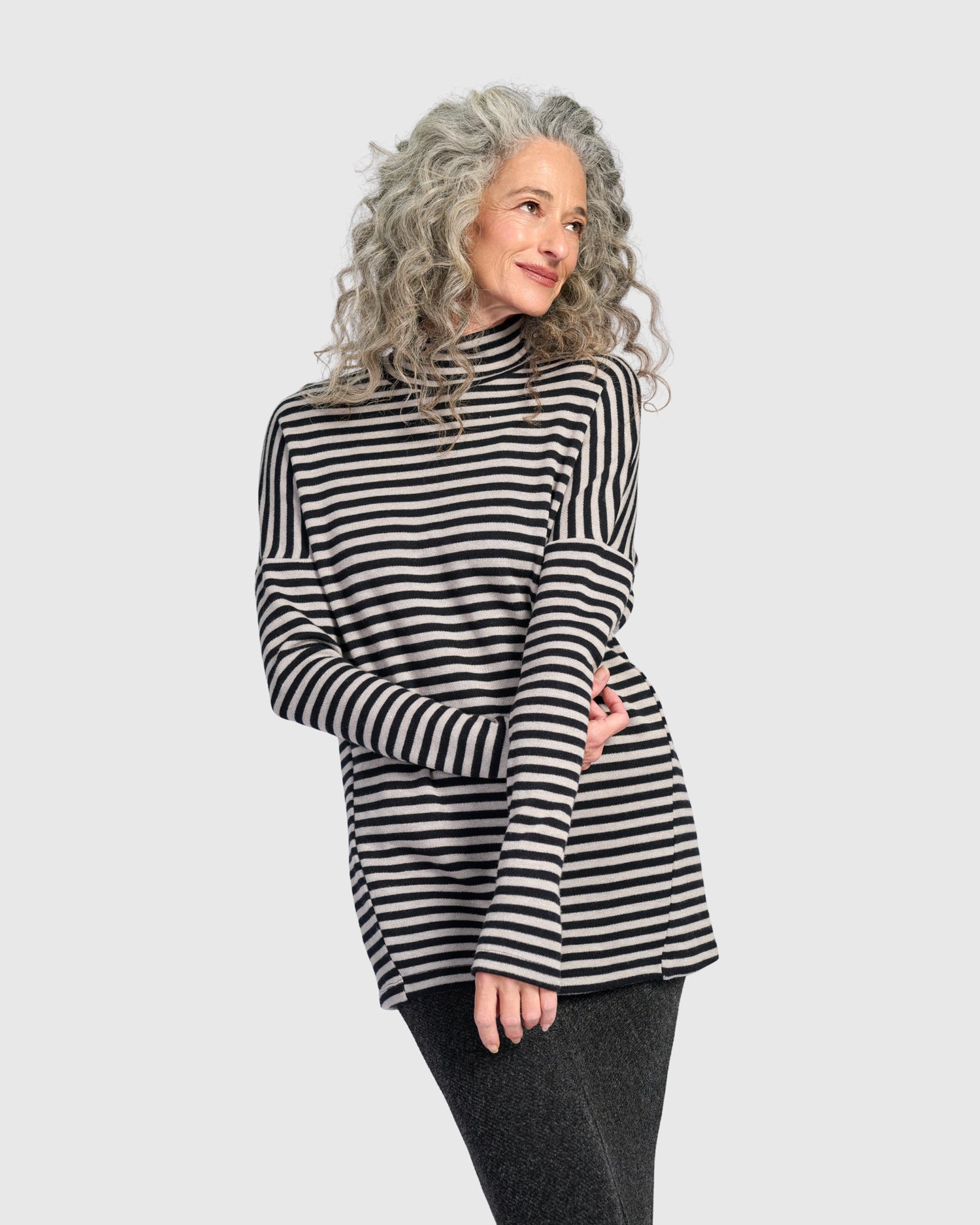 alembika-urban-kusk-turtleneck-tunika-black-cloud-stripe image 1