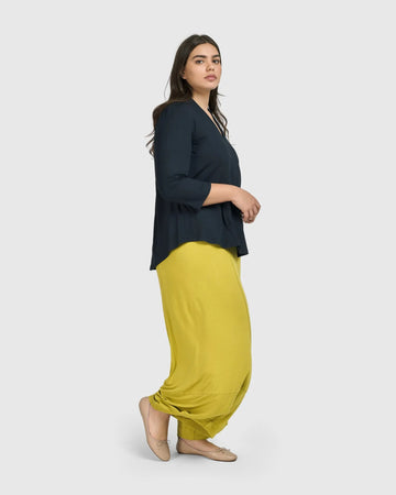 alembika-essential-v-neck-top-ocean-3-4-arm-shirt image 6