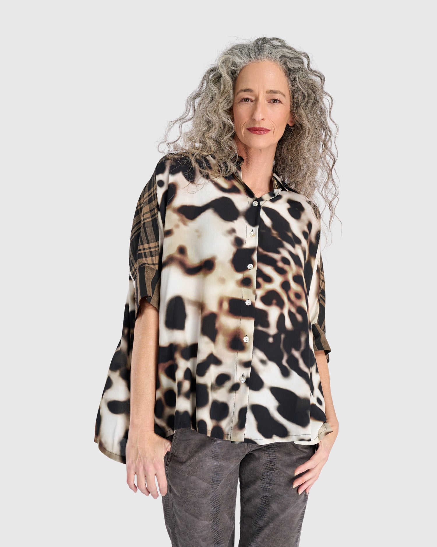alembika-fawn-camp-shirt-bluse-in-leopard image 7