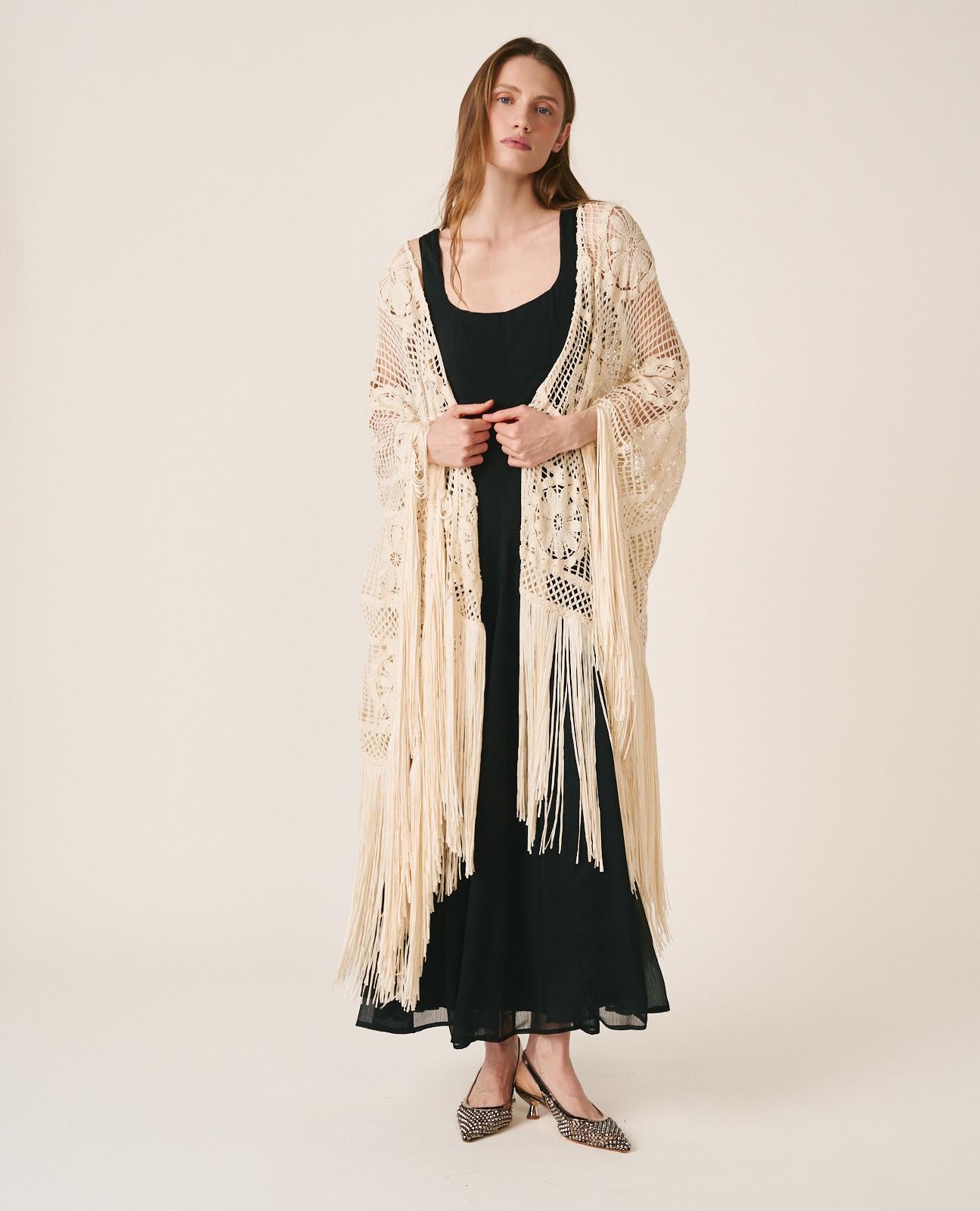 alma-en-pena-crocheted-kaftan-h-kel-kaftan-aus-baumwolle-in-wei-rmellos image 2