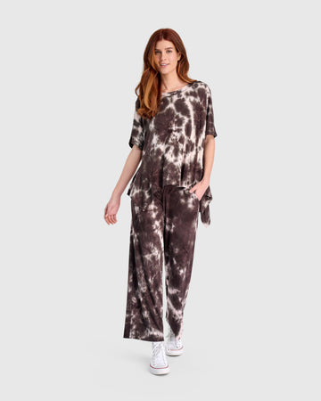alembika-latte-flounce-t-shirt-braun-pink-tie-dye image 8