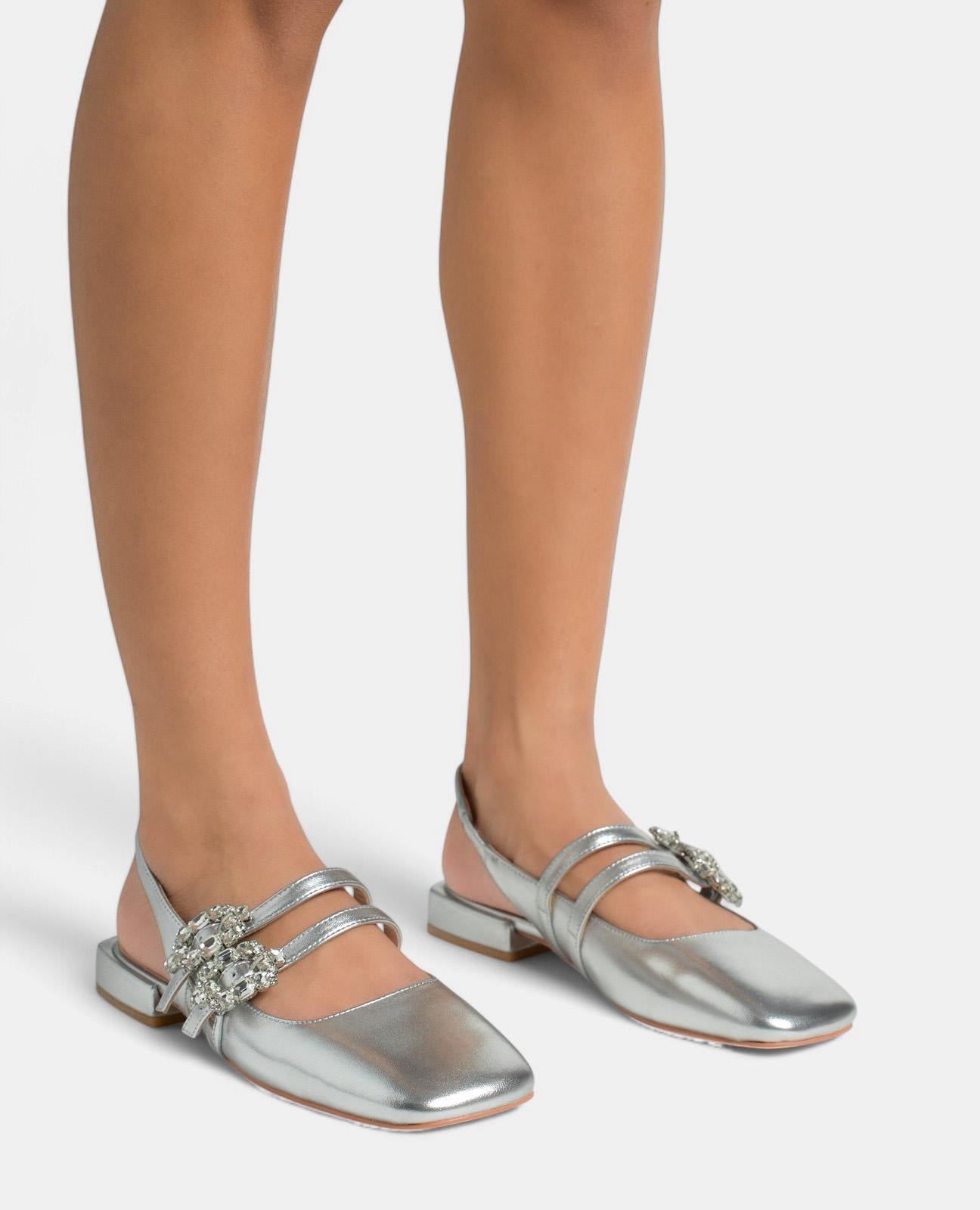 alma-en-pena-flacher-schuh-silber-mit-strass-schnallen-2-cm image 4