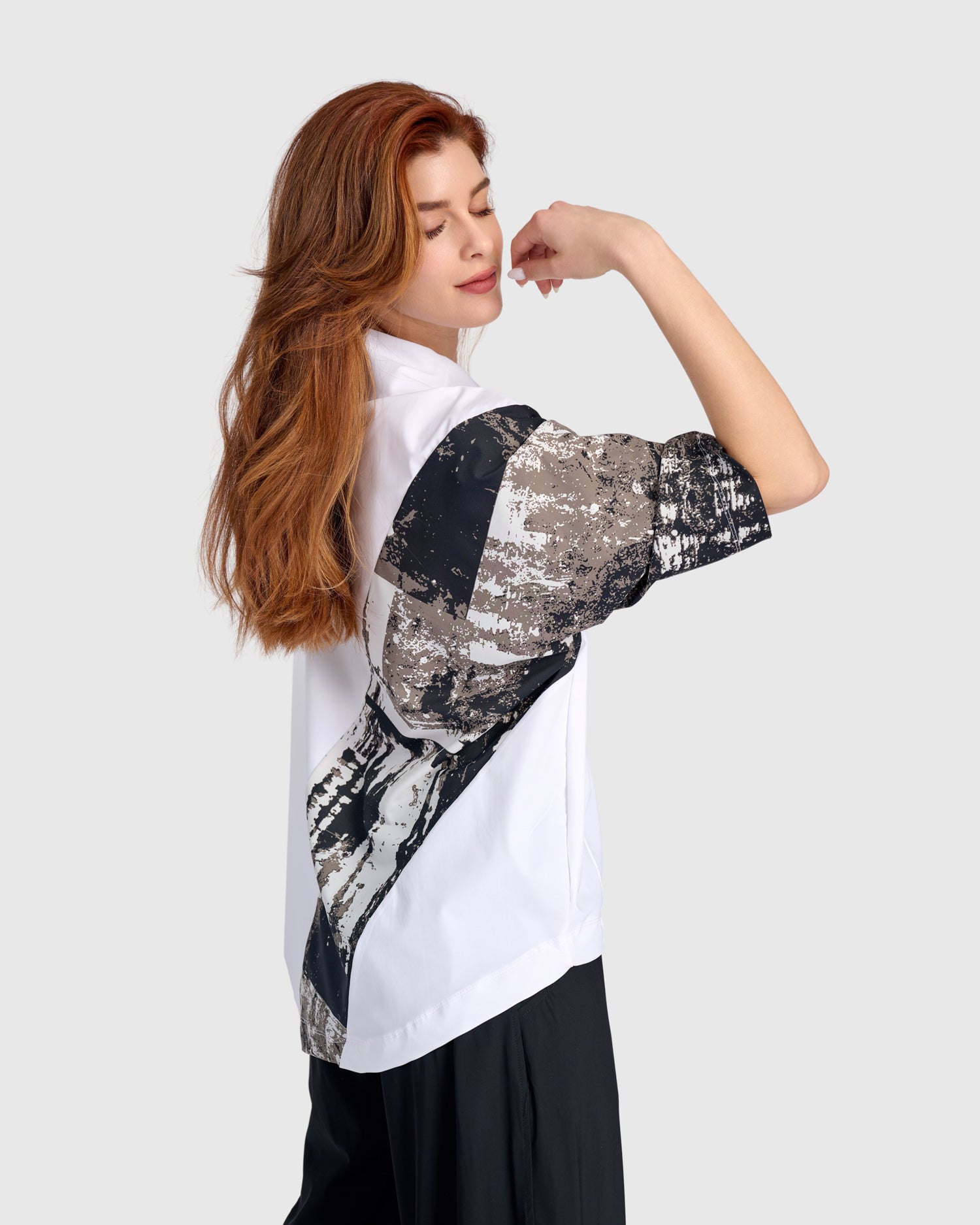 alembika-tekbika-funnel-pullover-top-white-graphic-damen image 5