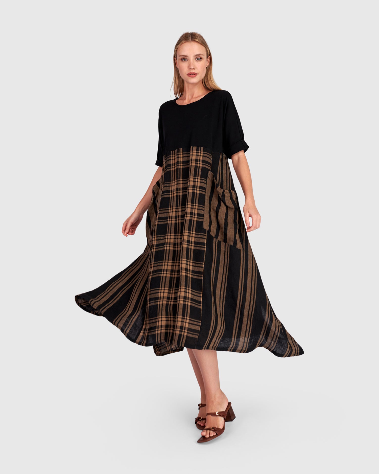 alembika-medjdool-maxi-dress-sd900t-black-sepia-plaid image 7
