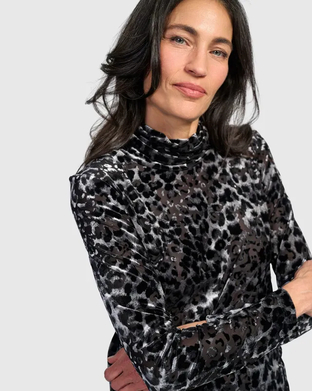 alembika-dita-turtleneck-top-at817l-pewter-leopard image 1