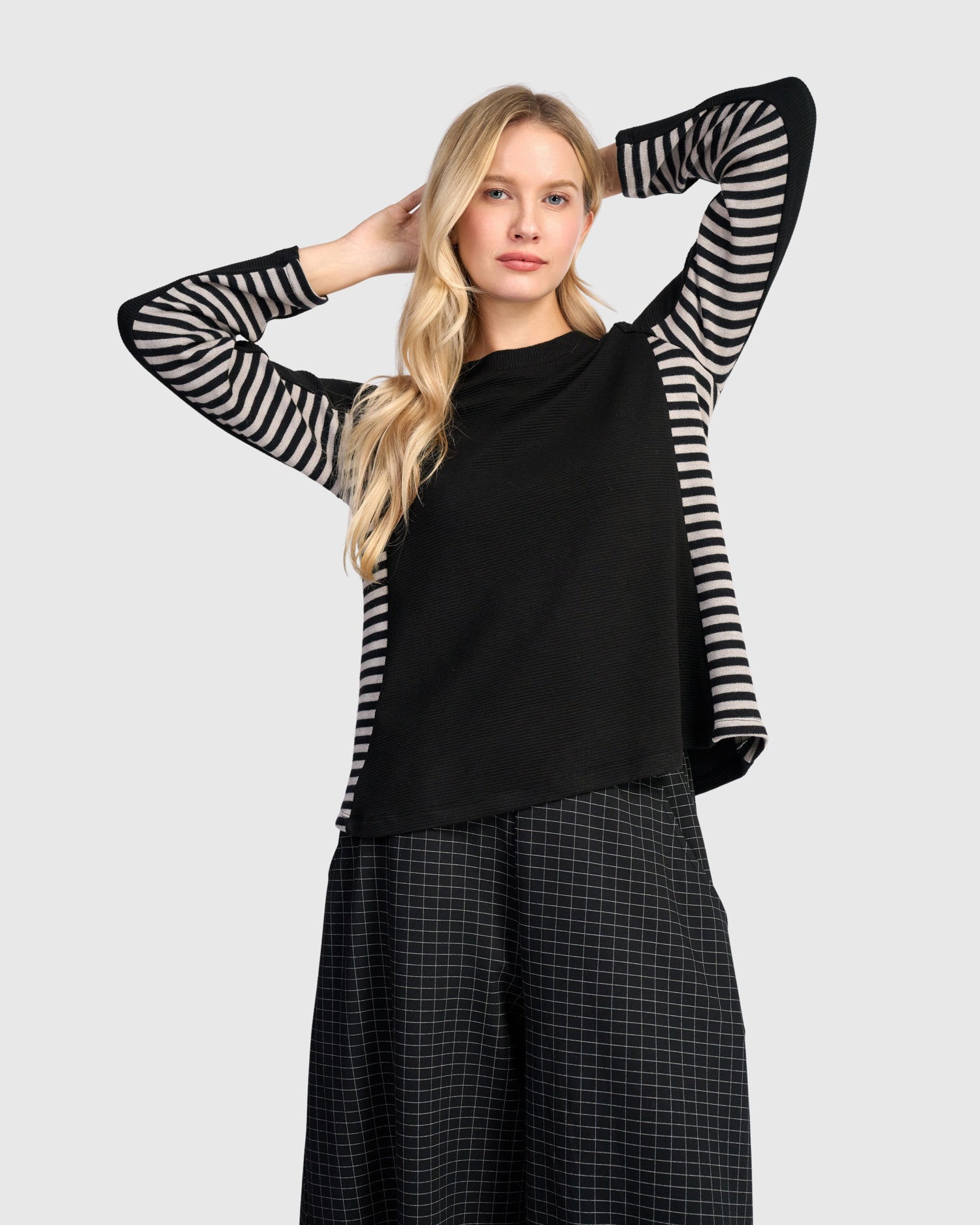 alembika-urban-peek-top-langarmshirt-black-mix image 1