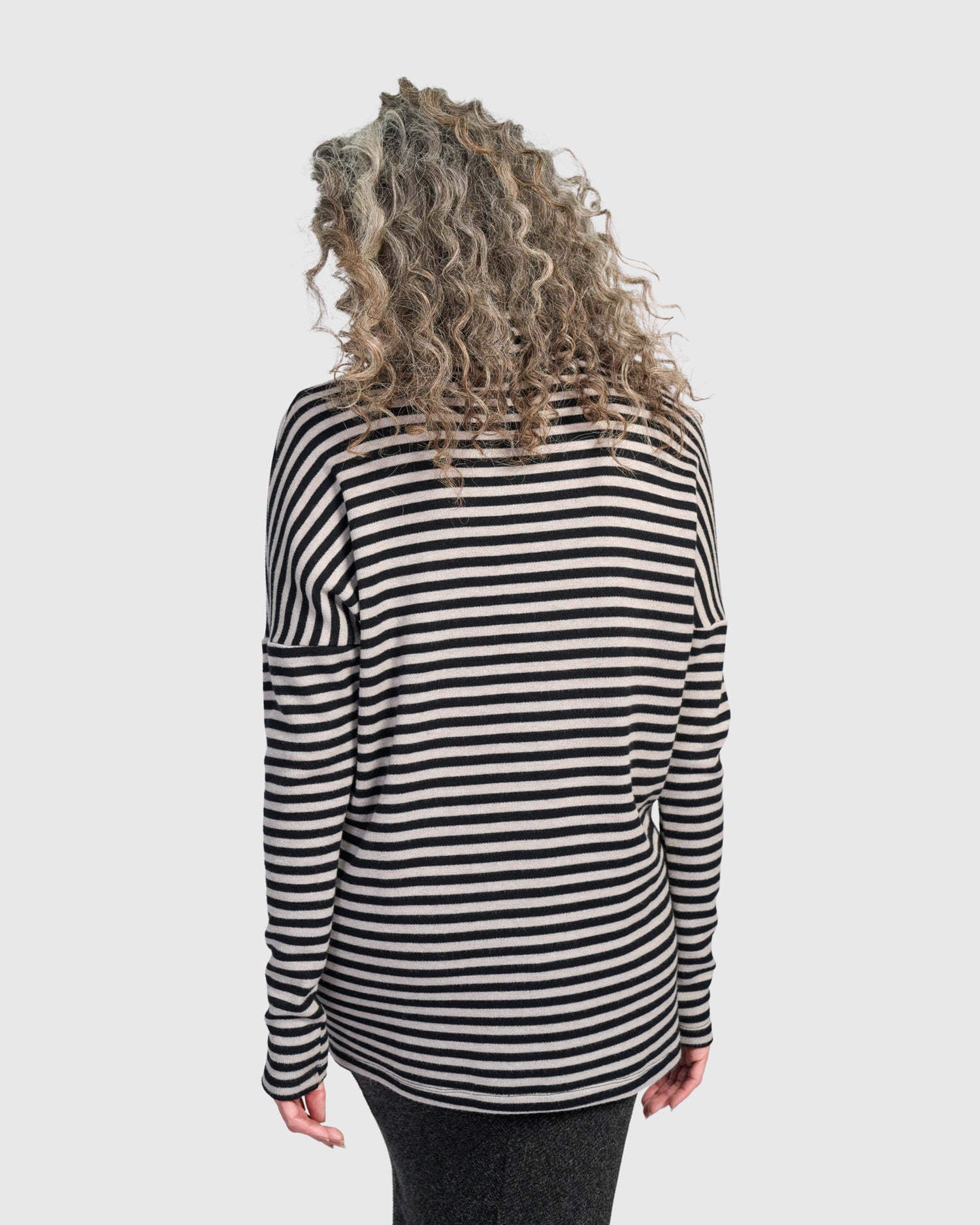 alembika-urban-kusk-turtleneck-tunika-black-cloud-stripe image 5