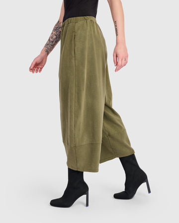 alembika-forme-laternenhose-oliv-cropped-baumwolle image 3