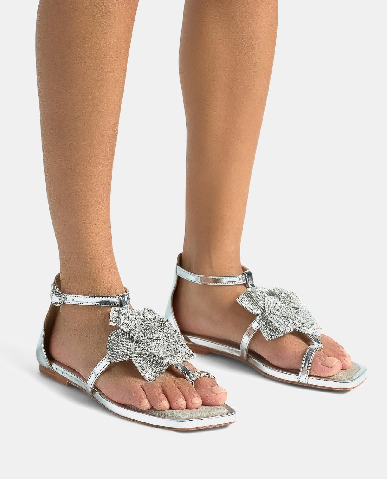 alma-en-pena-flower-flache-sandalen-1-cm-silber-eckig image 4