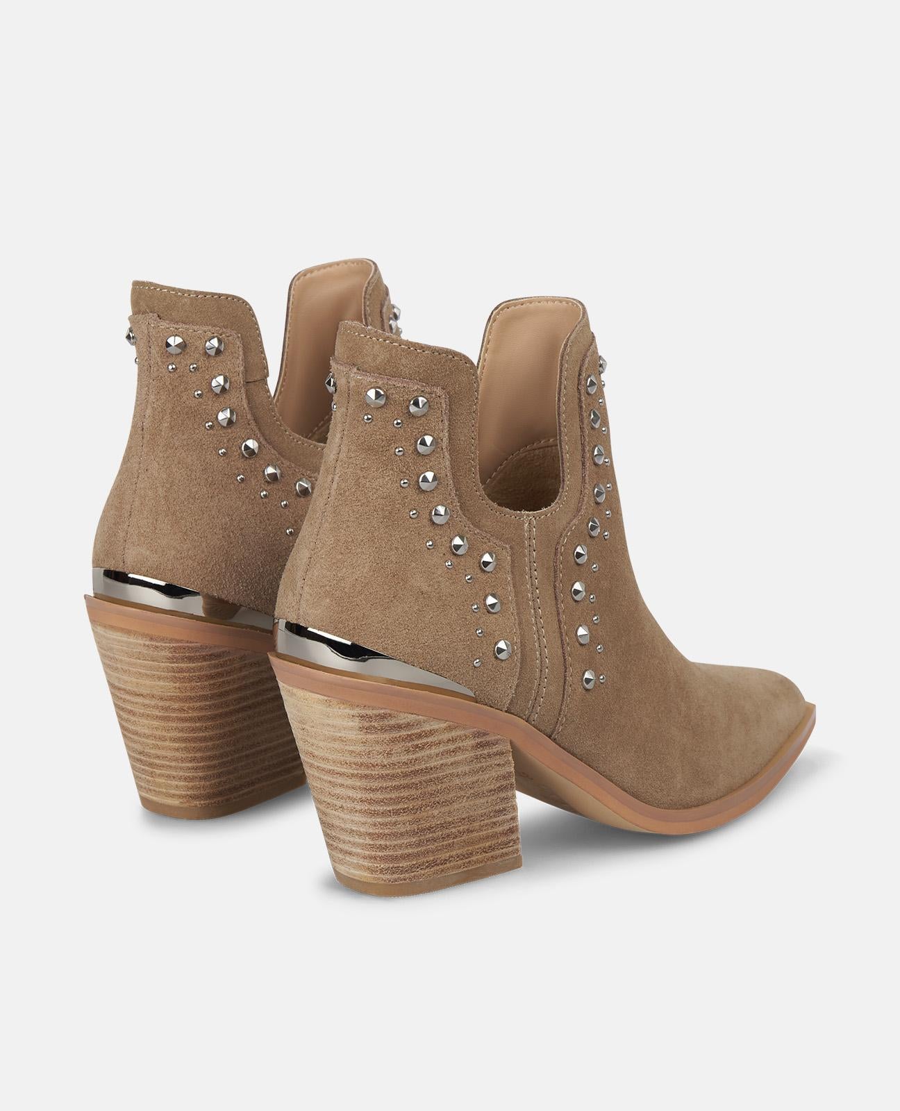 alma-en-pena-stiefelette-mit-absatz-schlitz-und-nieten-vison-8-cm-absatz image 3