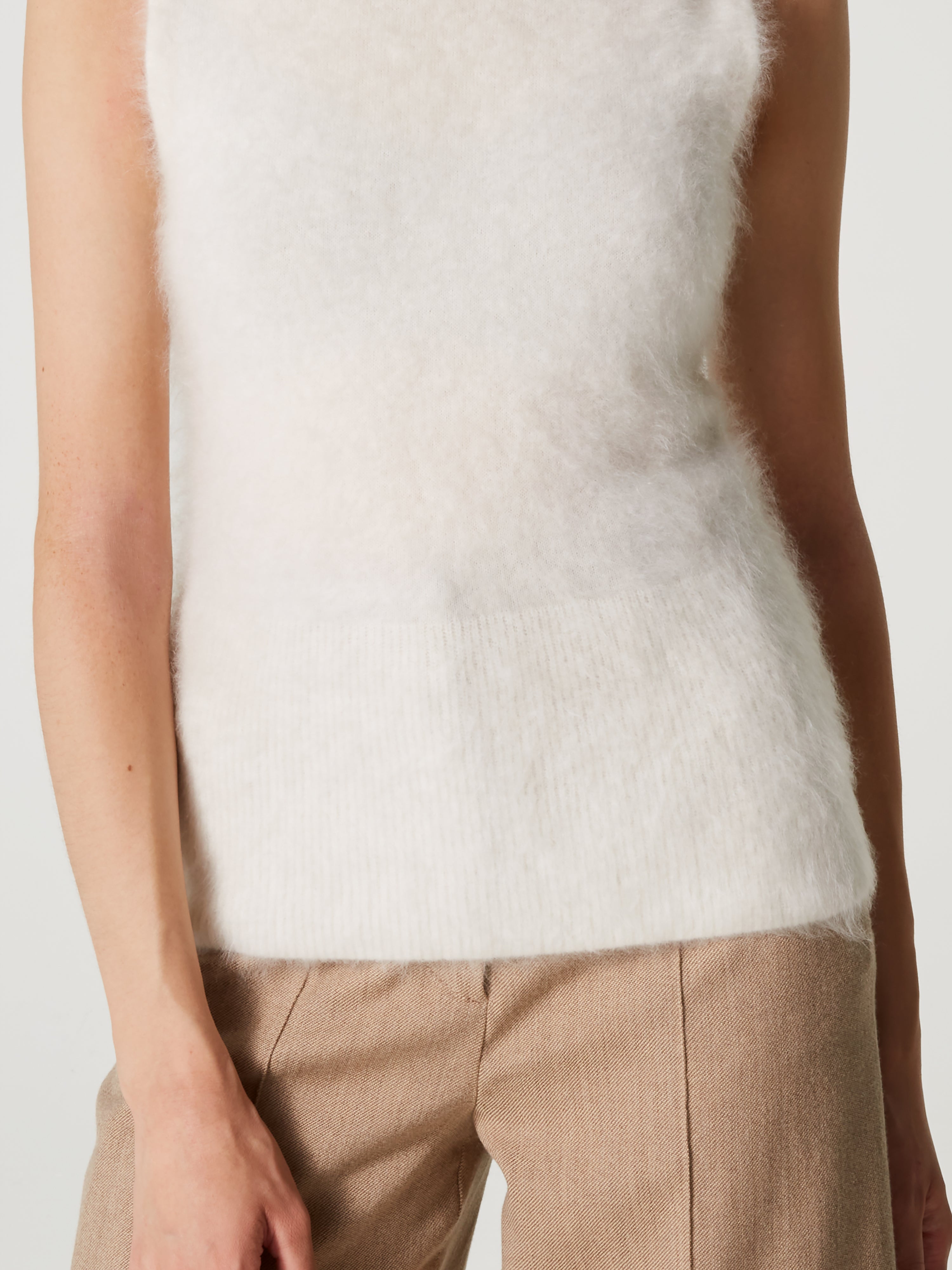 absolut-madeleine-pullover-rmellos-aus-kaschmir-cream image 6