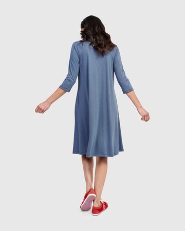 alembika-essential-relaxed-kleid-blue-mist image 5