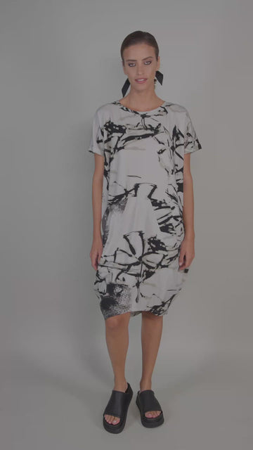 alembika-urban-ease-dress-sketch-kleid image 3