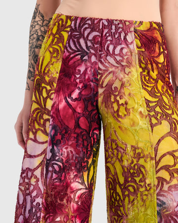 alembika-groove-punto-hose-laterne-raspberry-gold image 3