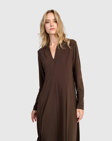 alembika-essential-slinky-cocoon-dress-sepia-midi-kleid image 3