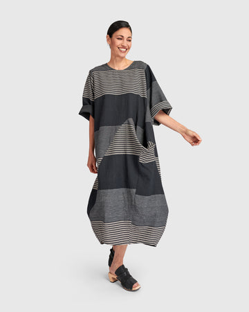 alembika-urban-unfurl-taschen-kleid-slate-stripes image 7