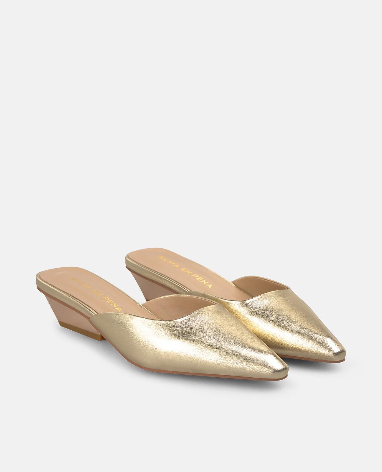 alma-en-pena-metallic-mule-mules-slipper-in-dorado-mit-5-cm-absatz image 2