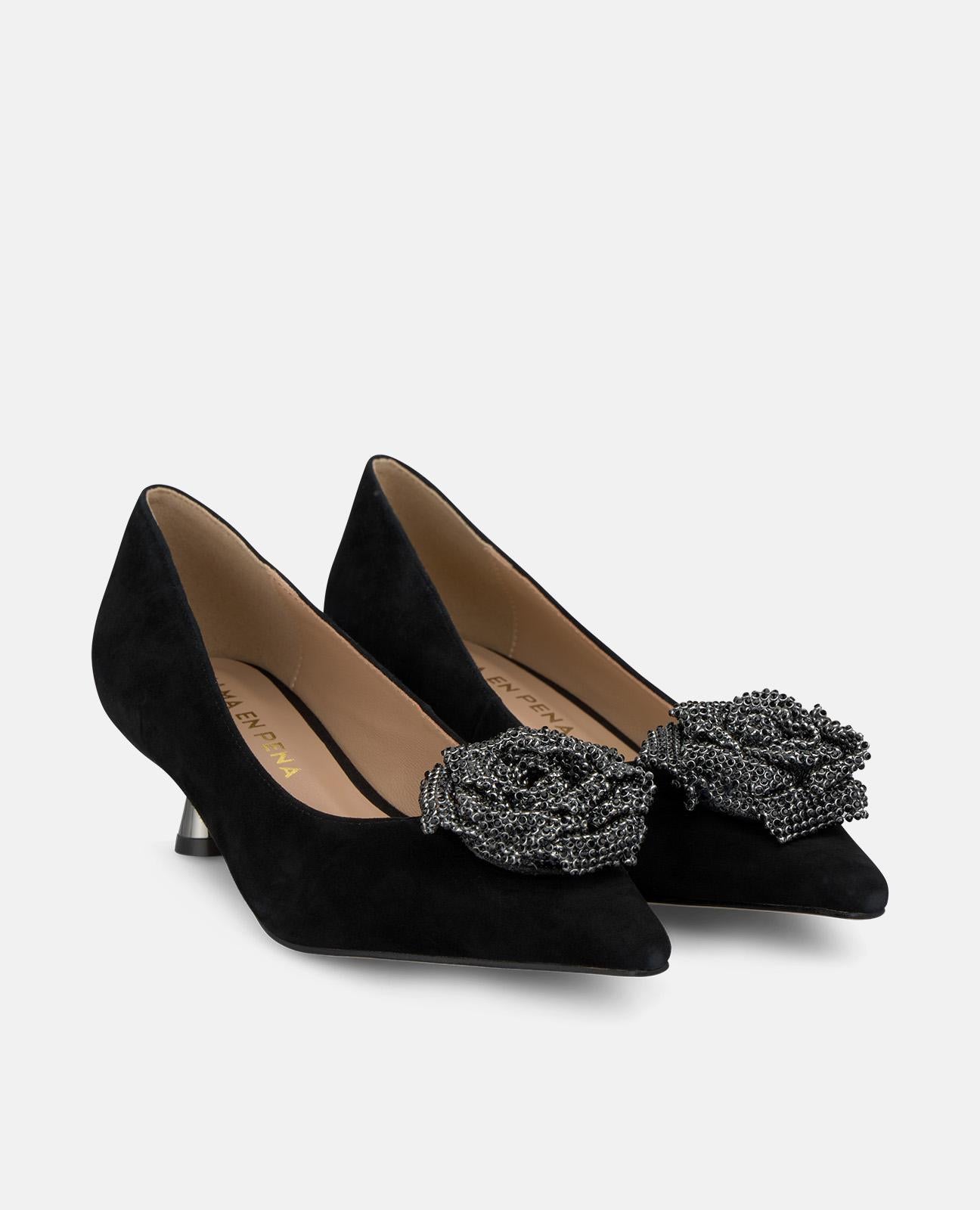 alma-en-pena-pumps-schwarz-mit-strassblume-4-5-cm image 2