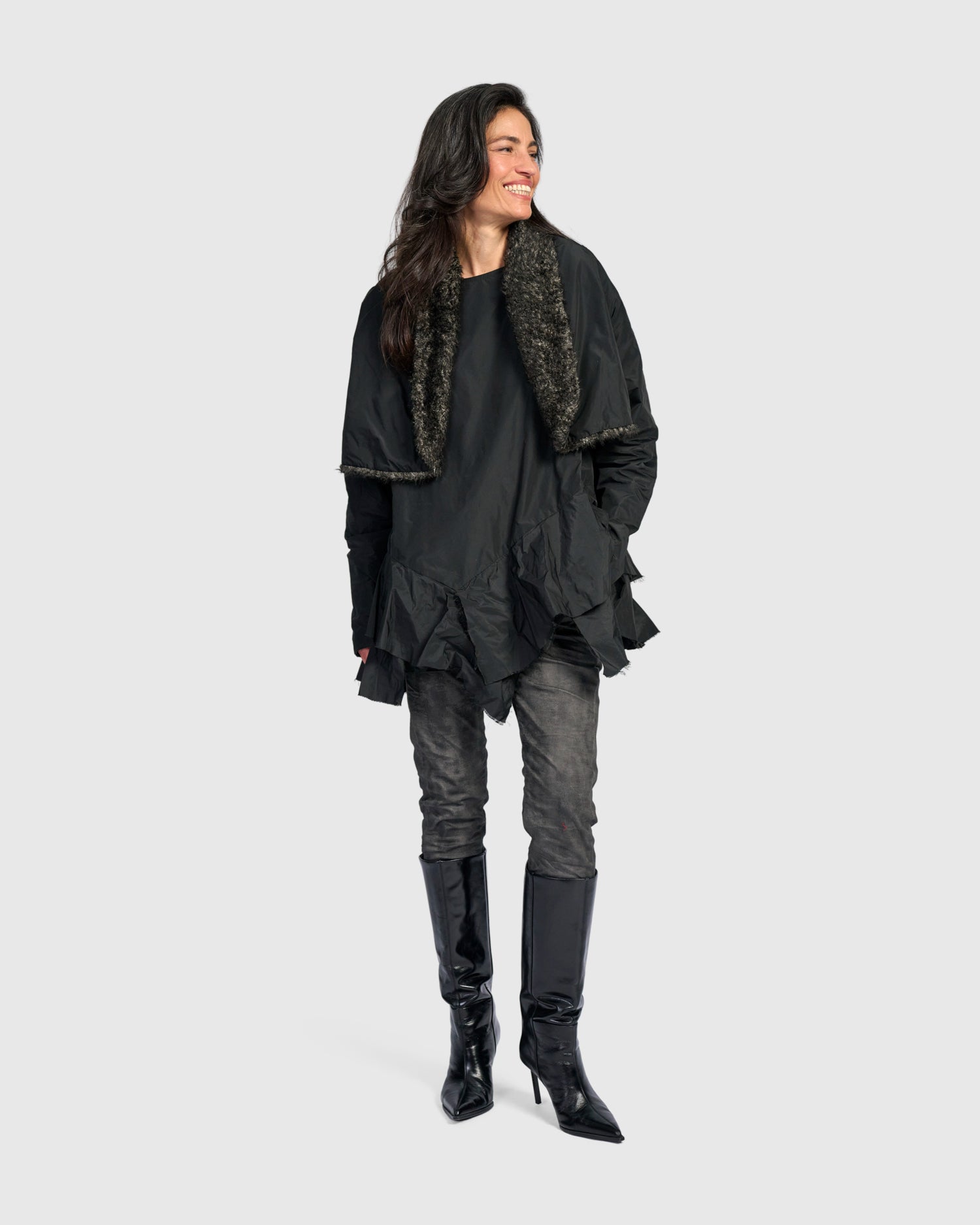 alembika-urban-lav-shrug-jacke-black image 7