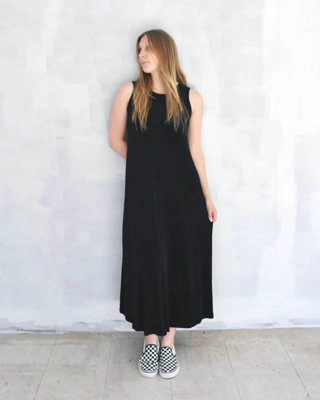 alembika-essential-slinky-tank-midi-kleid-schwarz image 1