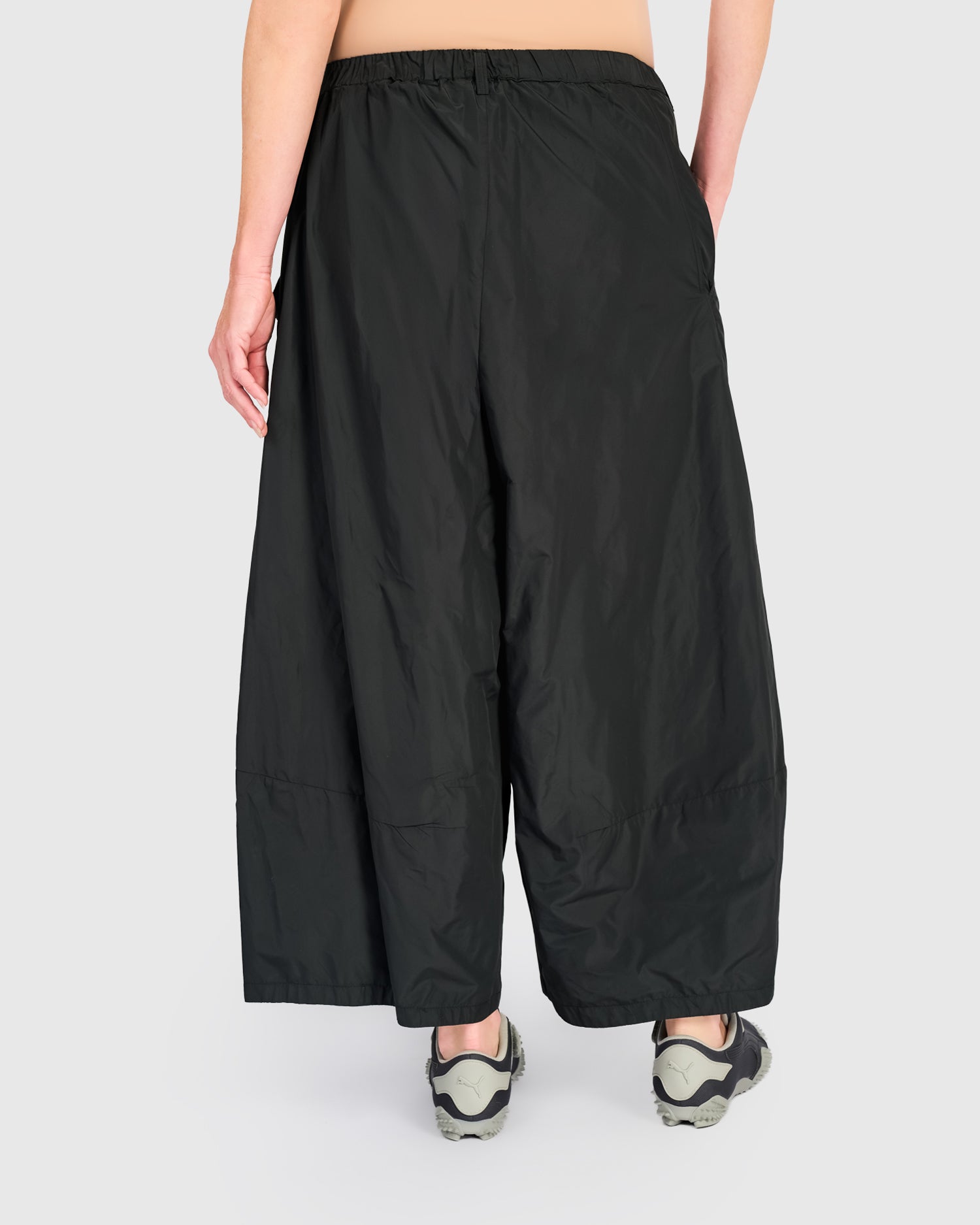 alembika-amplified-swish-hose-black-high-waist-wide-leg image 5
