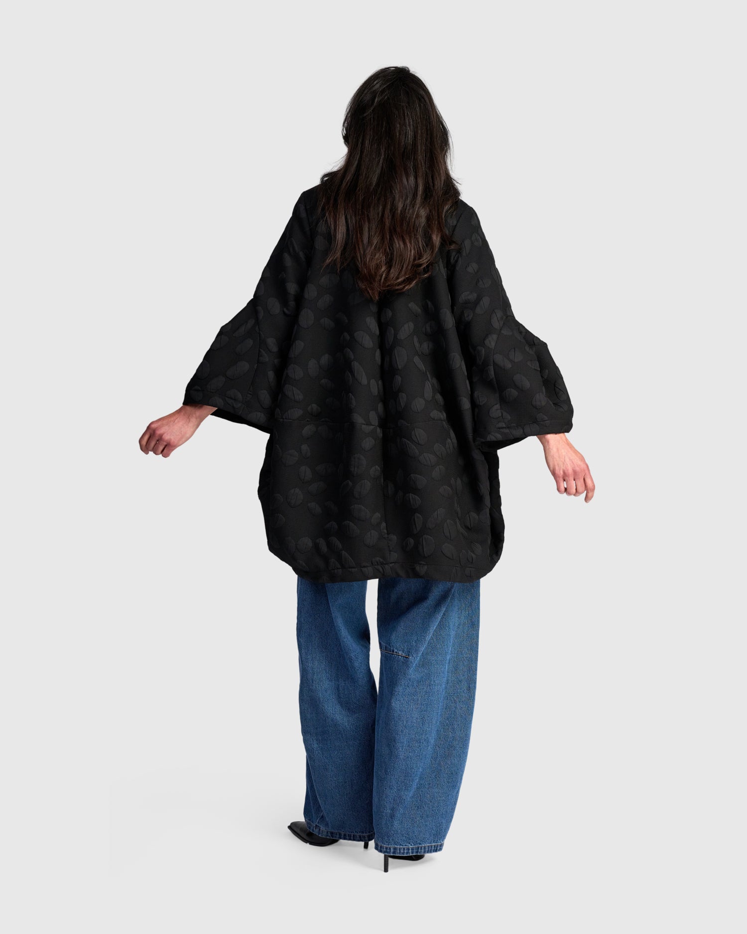 alembika-castellan-jacke-black-spots-cocoon-kurzmantel image 4