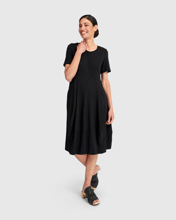 alembika-urban-staple-kurzarm-kleid-schwarz-cocoon image 3