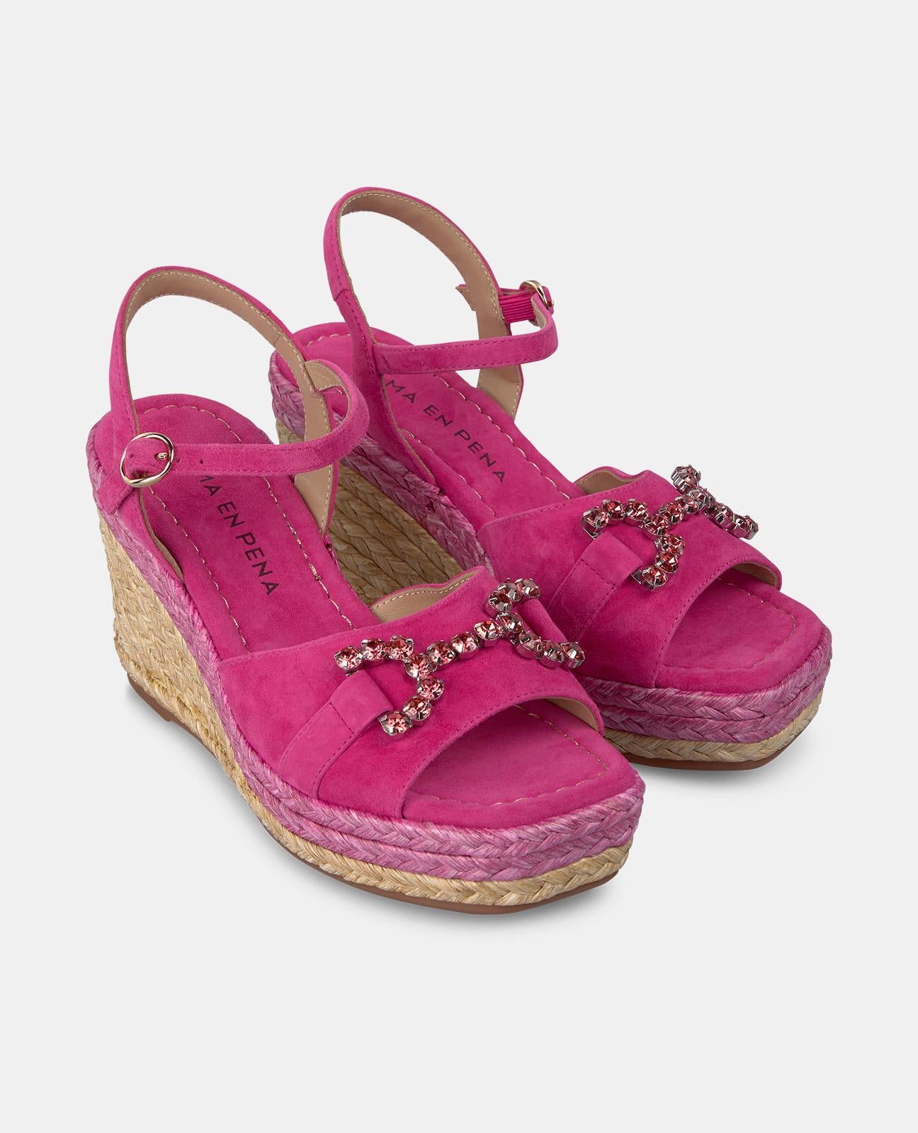 alma-en-pena-wedge-with-stirrup-beads-keilsandale-in-fuchsia-9-8-cm image 2