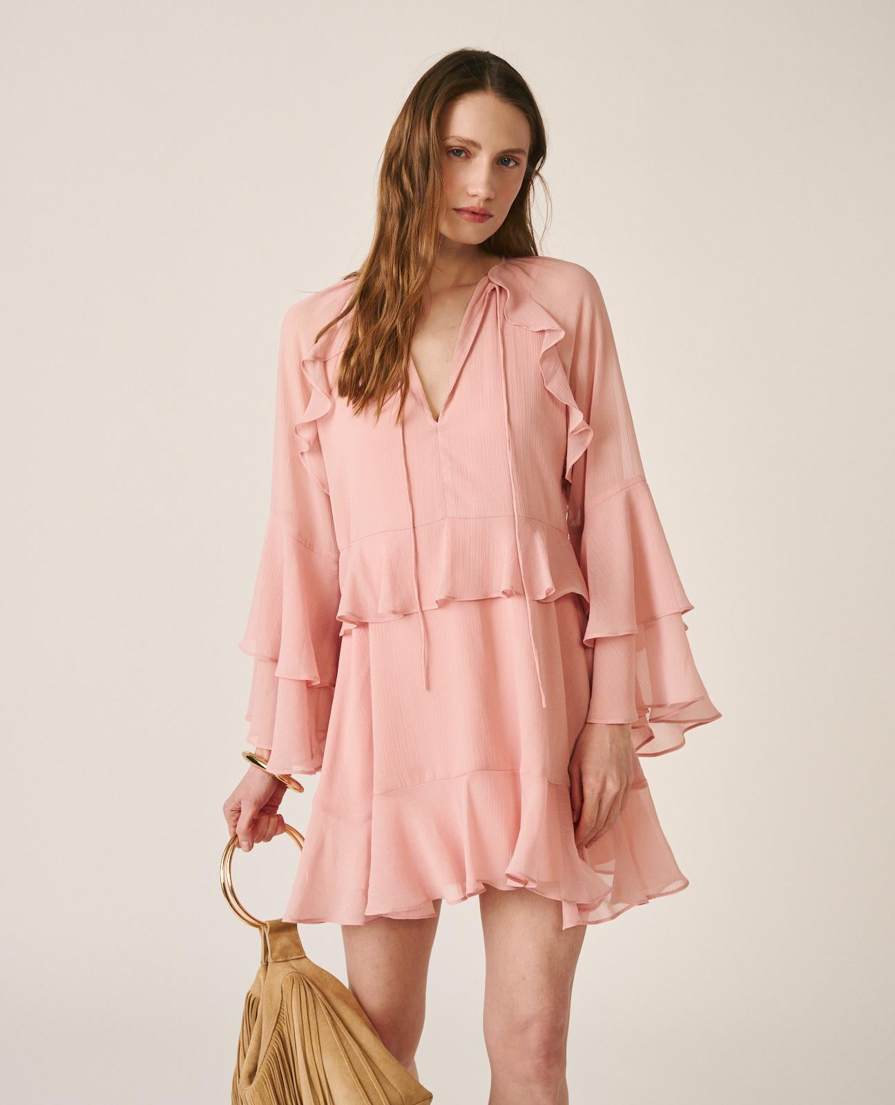 alma-en-pena-minikleid-aus-chiffon-mit-trompeten-rmeln-rosa image 2