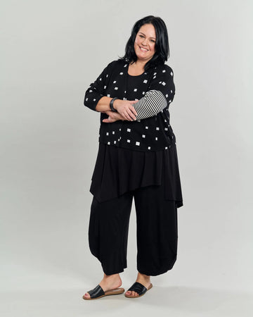 alembika-skylar-crop-cardigan-squares image 6