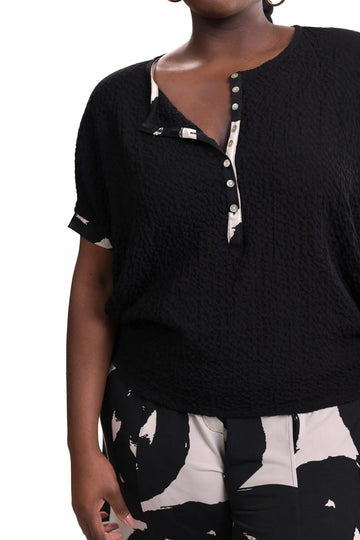 alembika-henley-crepe-top-schwarz-knopfleiste image 6