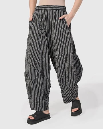 alembika-urban-pinstripe-crinkle-lantern-hose-silber-schwarz image 5