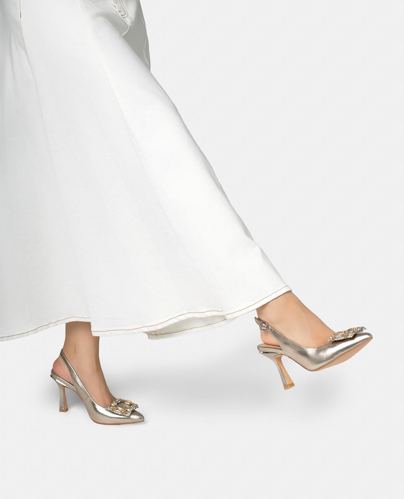 alma-en-pena-slingpumps-bronze-metallic-high-heels-mit-schmuck-schnalle-9-cm image 5