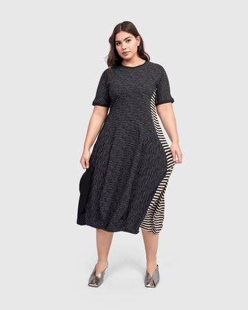 alembika-urban-yucatan-crew-cocoon-kleid-streifen image 4