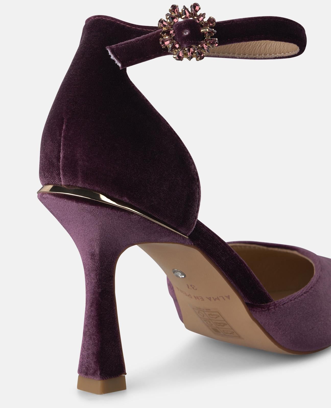 alma-en-pena-samt-pumps-mit-kn-chelriemen-8-cm-lavanda image 4