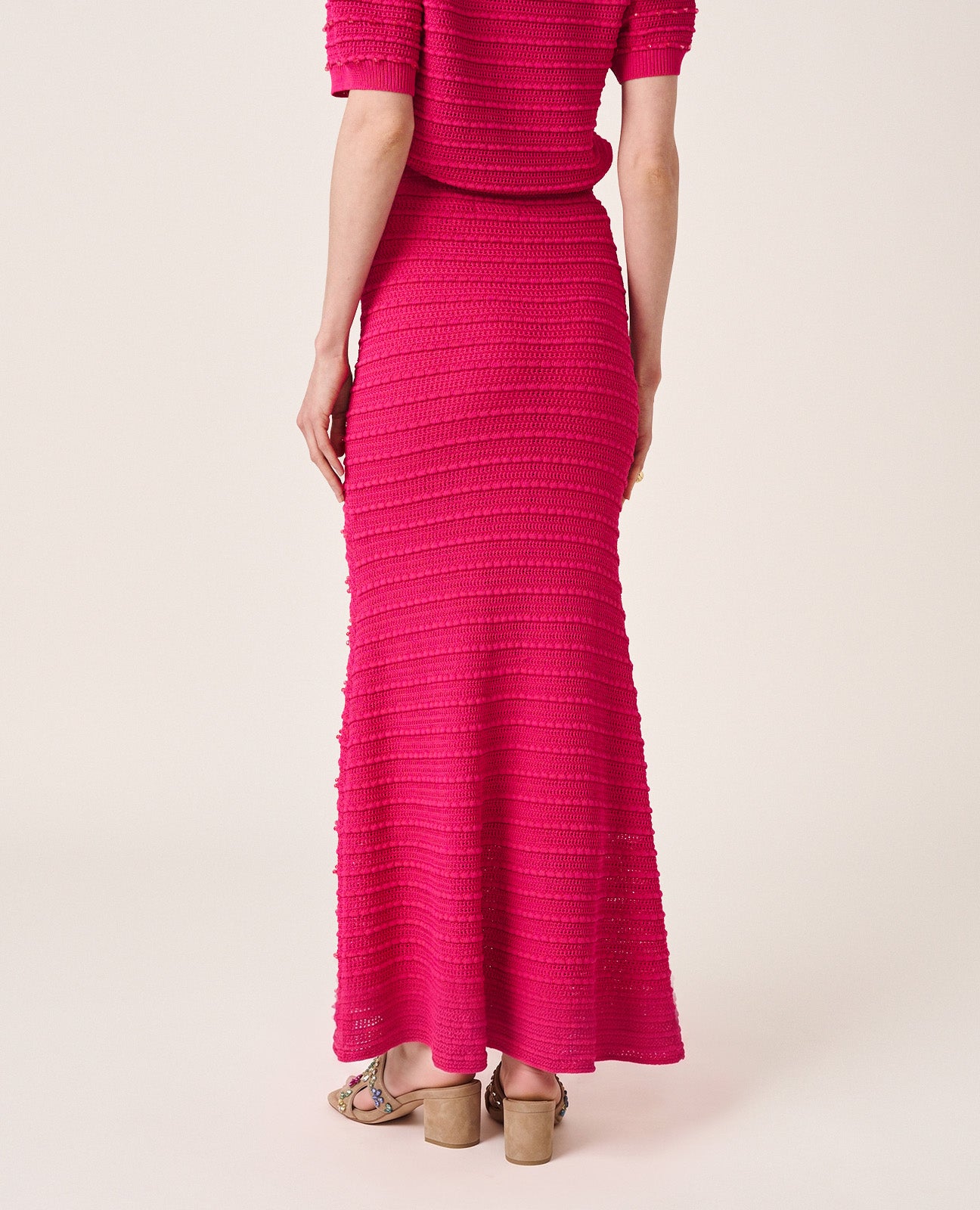 alma-en-pena-strickrock-joya-fuchsia-midi-in-meerjungfrauen-form image 8