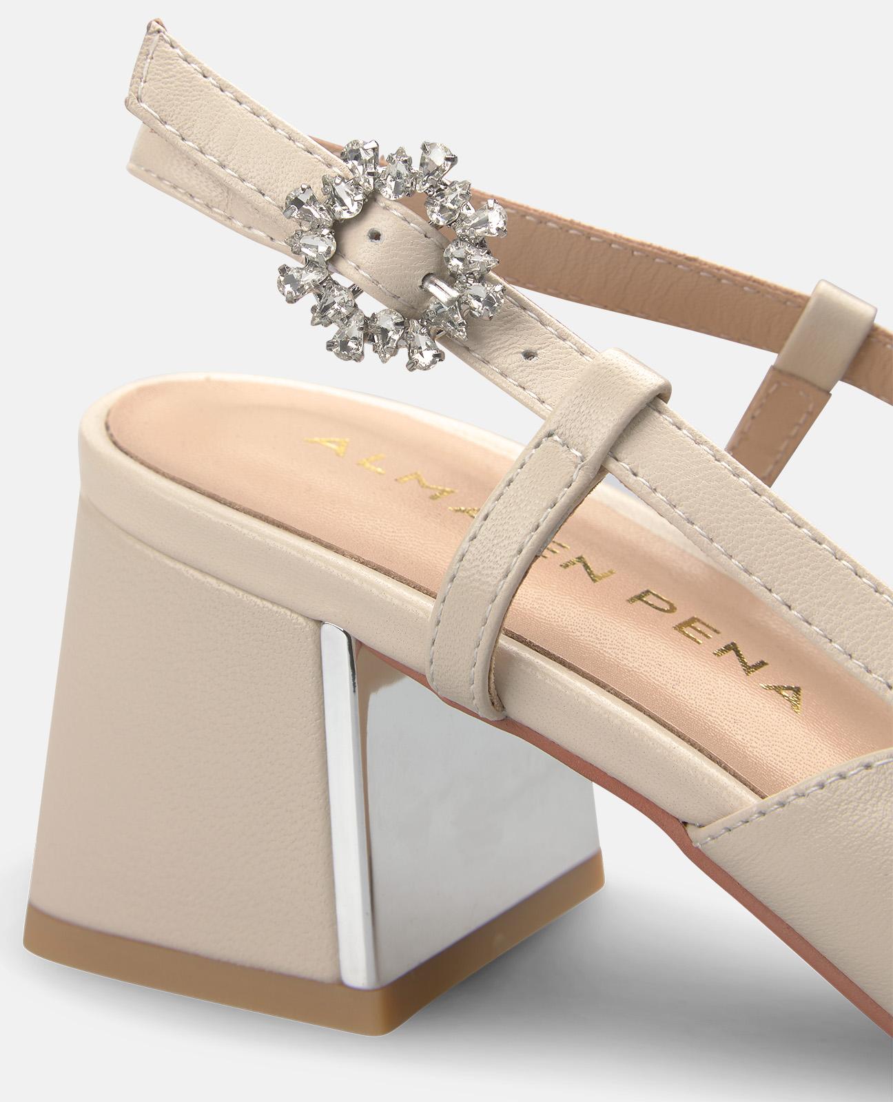 alma-en-pena-alfa-62899-slipper-pump-wei-kontrastkappe-6-cm-schnalle image 4
