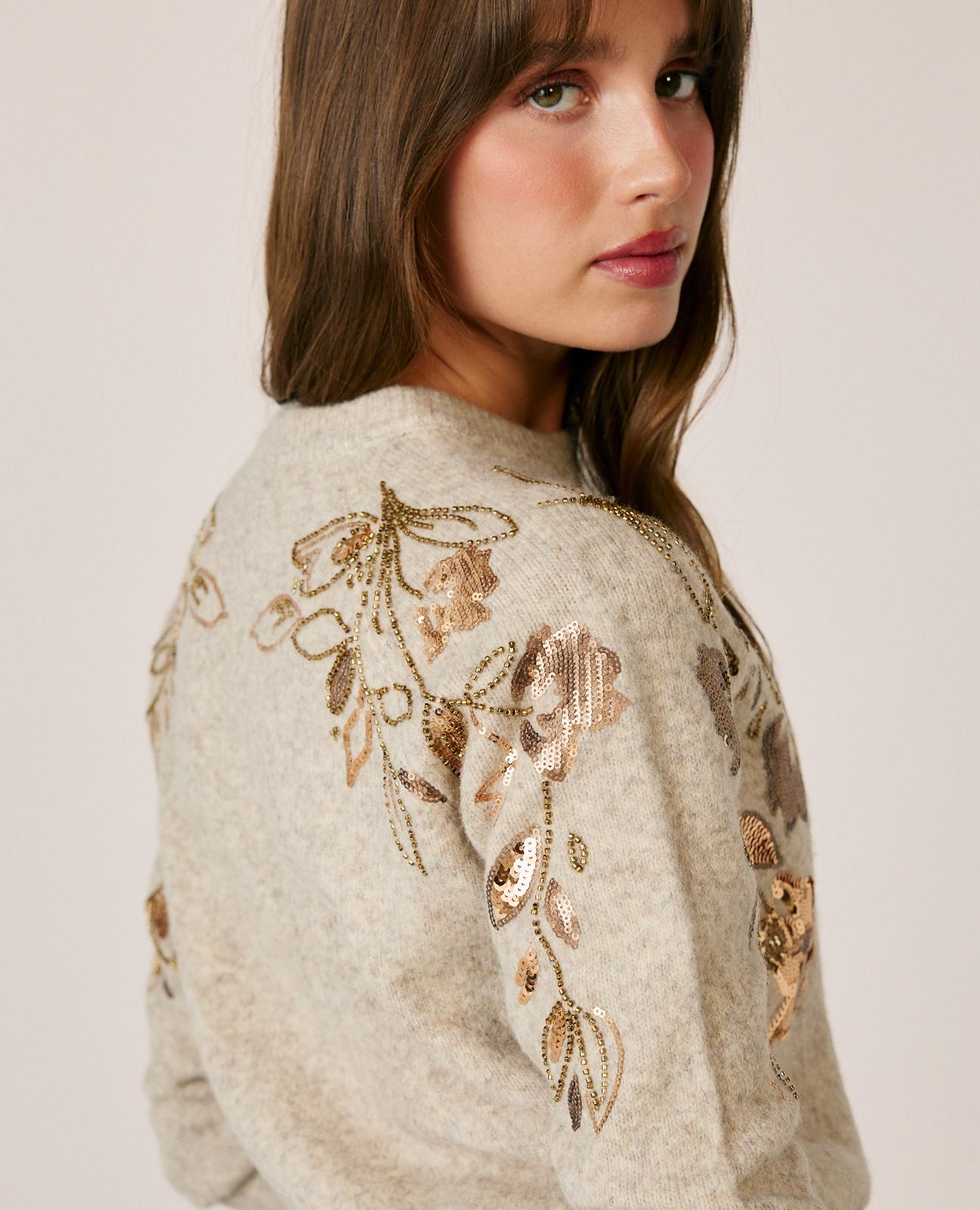 alma-en-pena-strickpullover-mit-blumenstickerei-beige-pailletten image 5